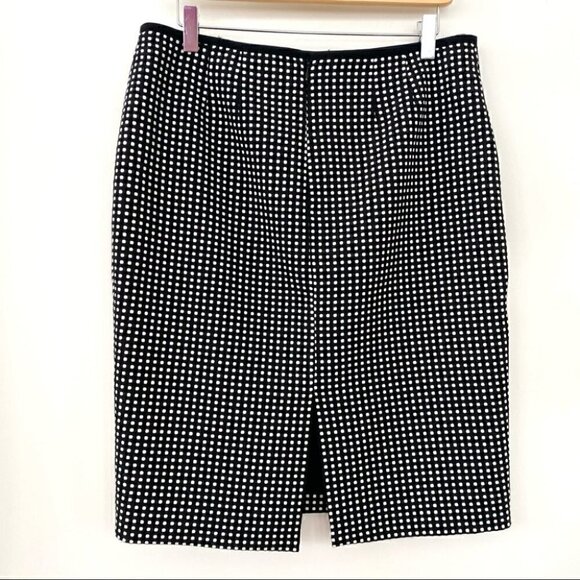 White House Black Market lined pencil skirt - Picture 2 of 6